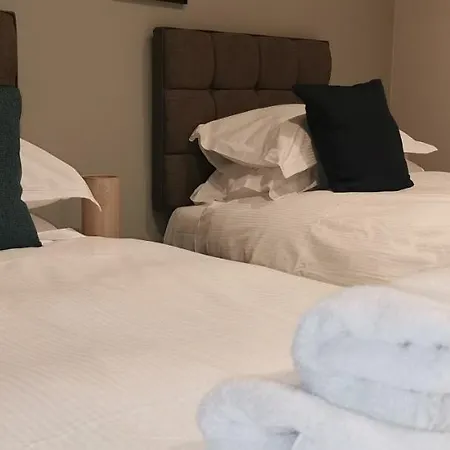 17 South Street Flat *