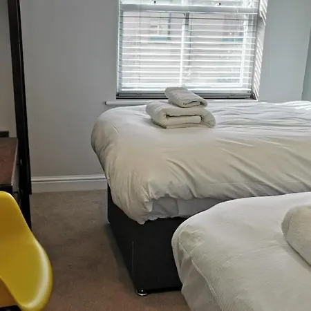 17 South Street Flat