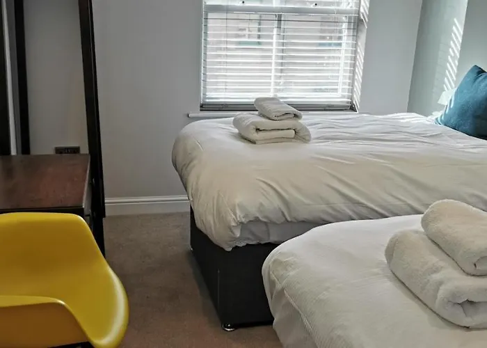 17 South Street Flat